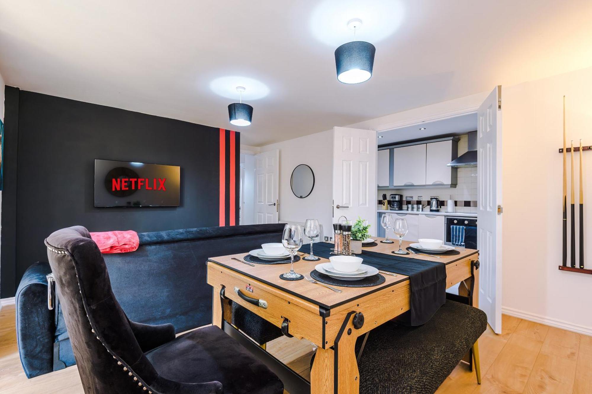 Comfy 2 Bedroom In Manchester, Pool Table And Ps4 *